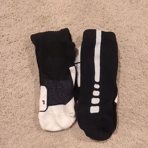Nike Elitr Black and White Athletic Socks